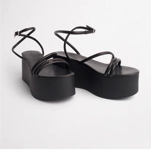 New Tony Bianco | Tory Sandal in Black Sheep Nappa Size 7